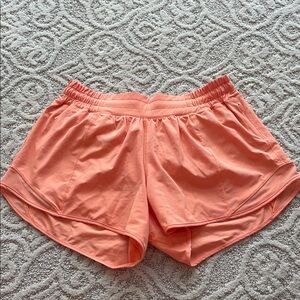 Lululemon Hotty Hot Low rise Lined Short 4”